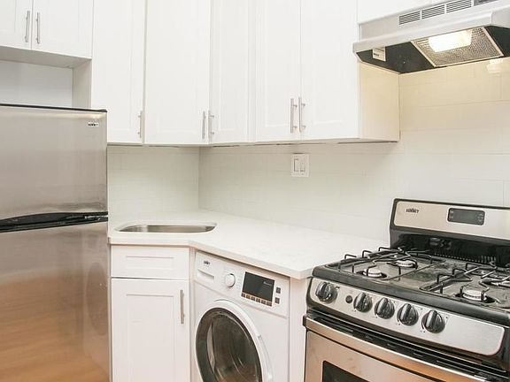 4th image of 340 W 49th St APT 1RW
