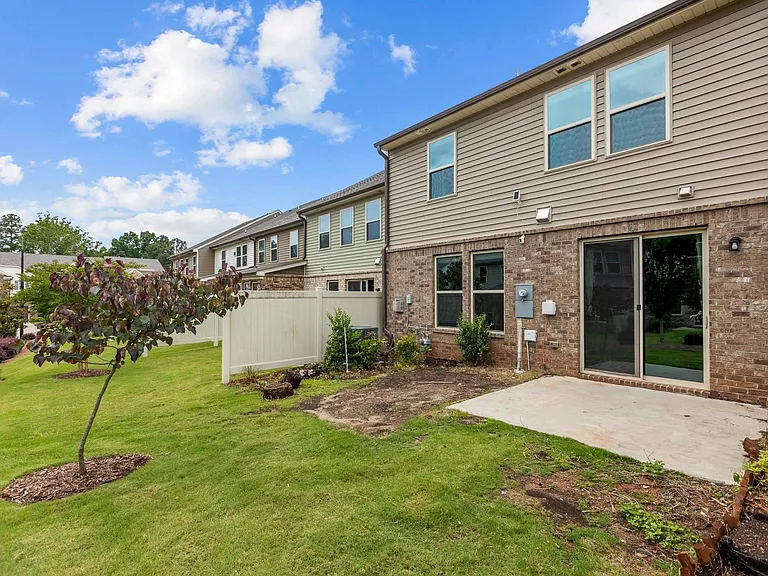 814 Rymark Ct — Photo 32