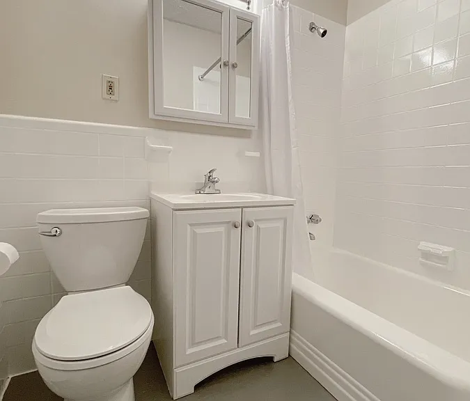 570 Whitney Ave — Photo 10