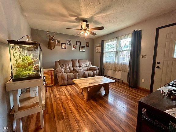 5th image of 1009 W Walnut St