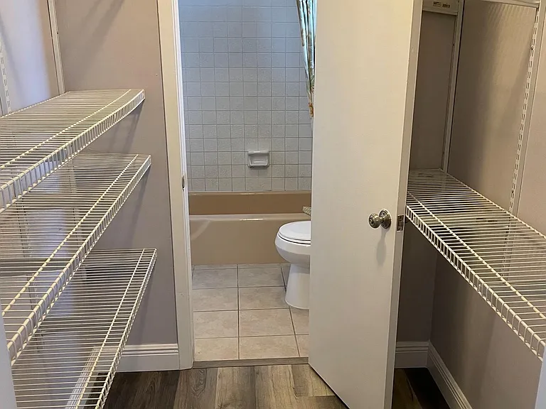 8812 Bay Pointe Dr #D202 — Photo 11