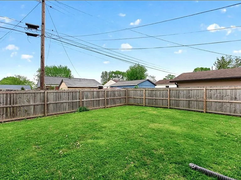 1330 Kapok St — Photo 14