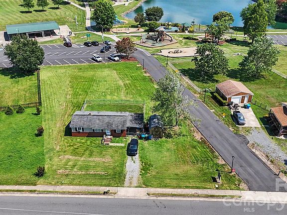 4th image of 907 Lakeview Dr