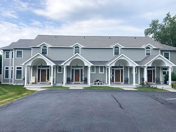 3rd image of 38 Pebble Beach Rd Unit 3