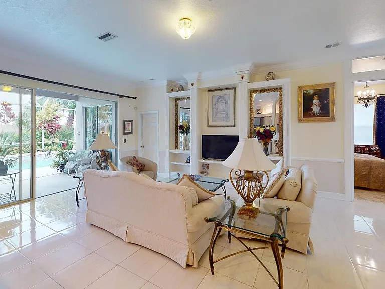 4569 Samoset Dr — Photo 9