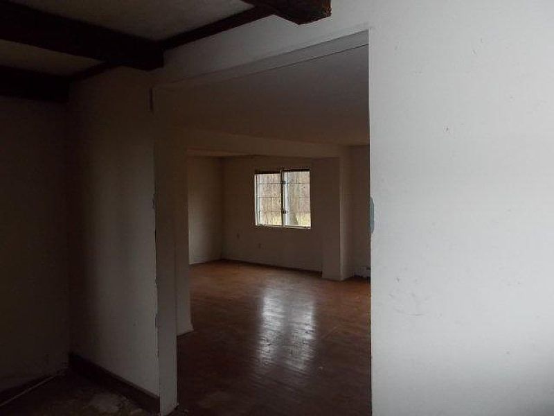 2nd image of 20 Tunnel Hill Rd