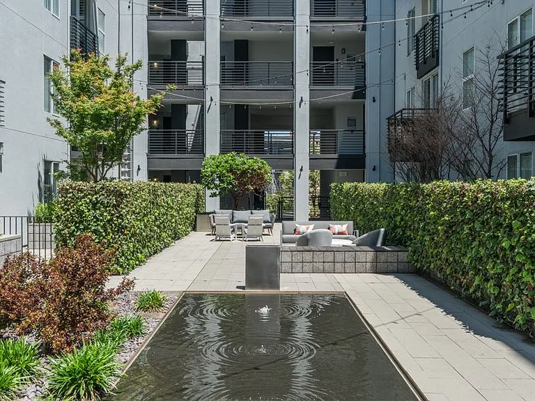 Domain Oakland — Photo 30
