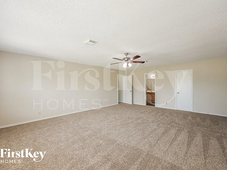 7915 Cherry Glade — Photo 11