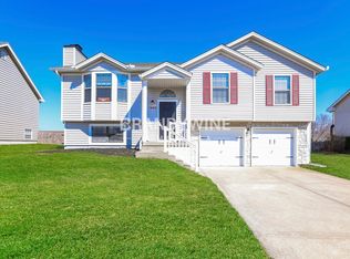1832 SE 7th St, Lees Summit, MO 64063
