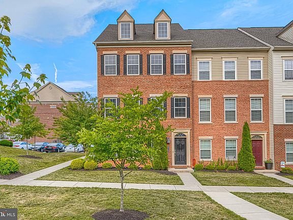 3rd image of 9240 Garrettson Cir