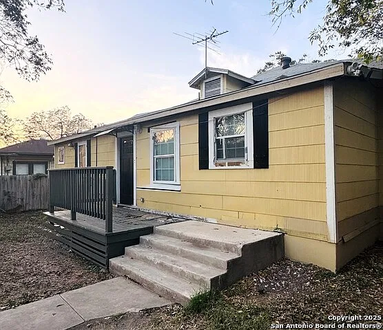 2 bed, 2.0 bath, 1610 sqft, $1,200 — Photo 1