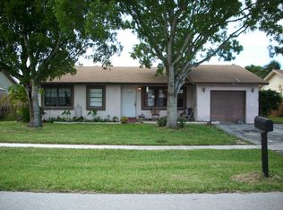 9175 Saddlecreek Dr, Boca Raton, FL 33496