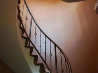 5 2nd St APT 4, Woburn, MA 01801