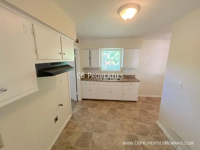 2158 Pueblo Ave — Photo 2