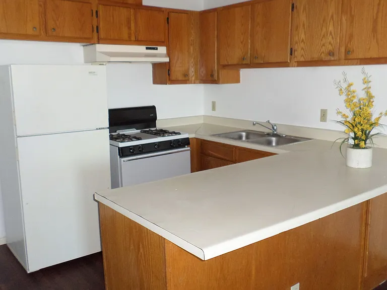 5271 Huntington Dr N #C — Photo 8
