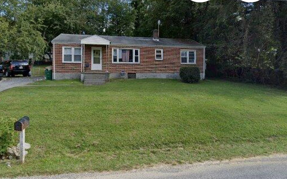 1st image of 406 Clay St SE