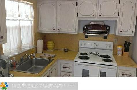 5th image of 9370 Sunrise Lakes Blvd APT 210