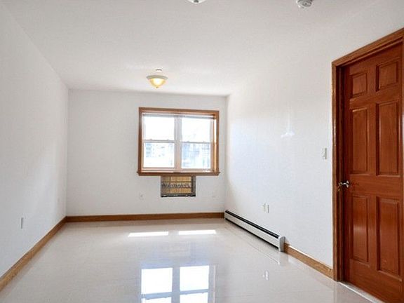 3rd image of 5310 90th St APT 3A