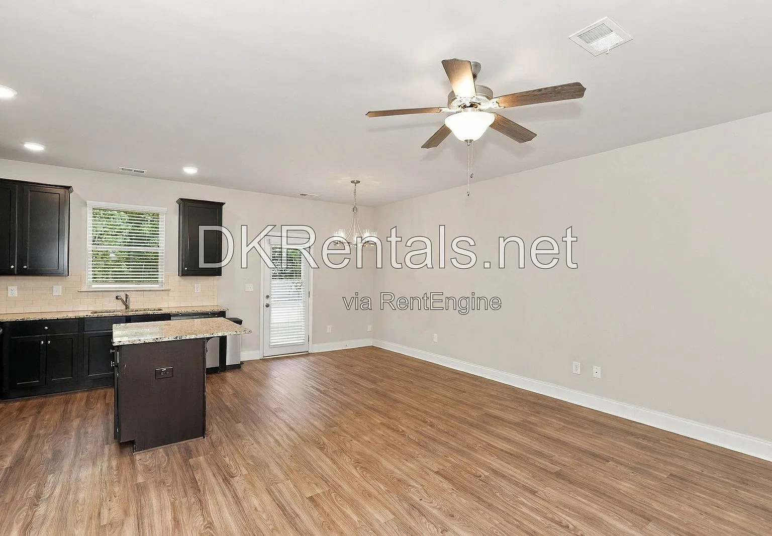 2 bed, 2.5 bath, 1300 sqft, $1,850 — Photo 4