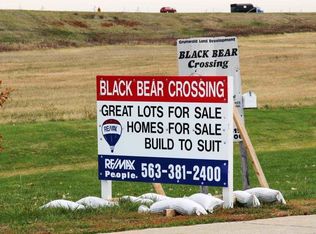 419 Fenceline Dr, Blue Grass, IA