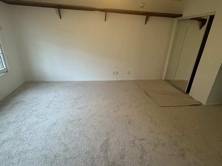Sycamore Apartments — Photo 16