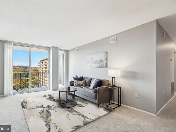4600 S Four Mile Run Dr APT 941, Arlington, VA 22204