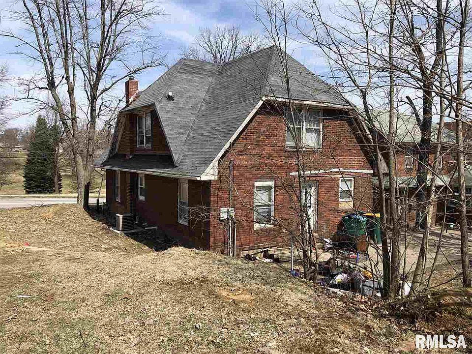 2nd image of 517 W Adams St