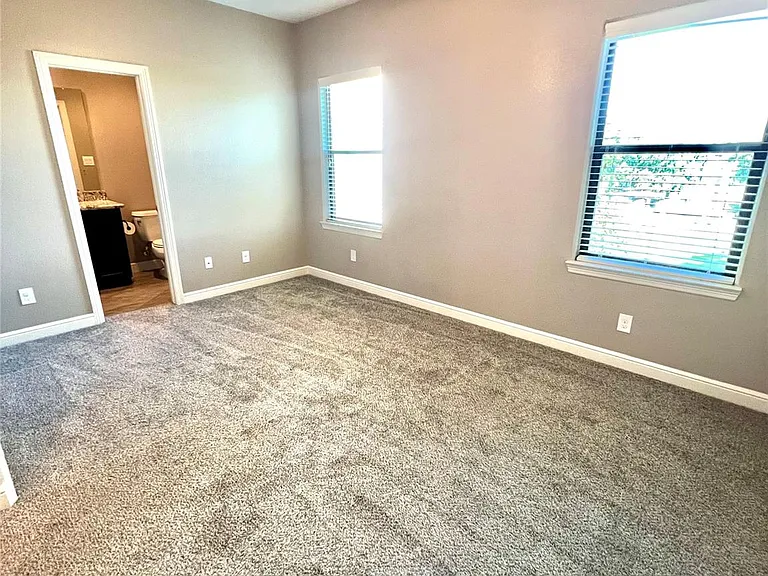 1818 Edwards St — Photo 13