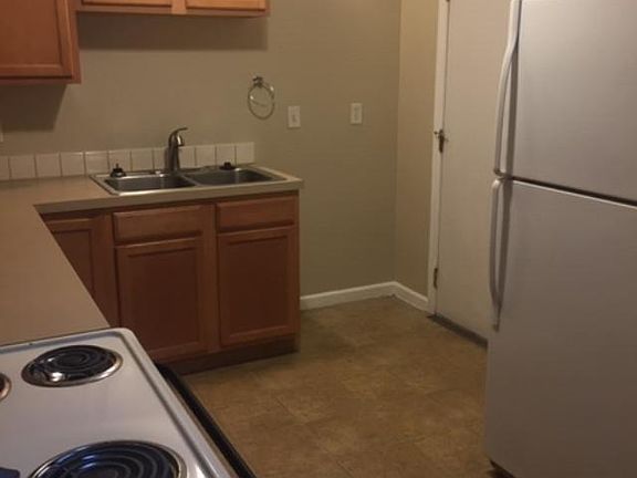 Acces to 1 Car Garage from Kitchen.