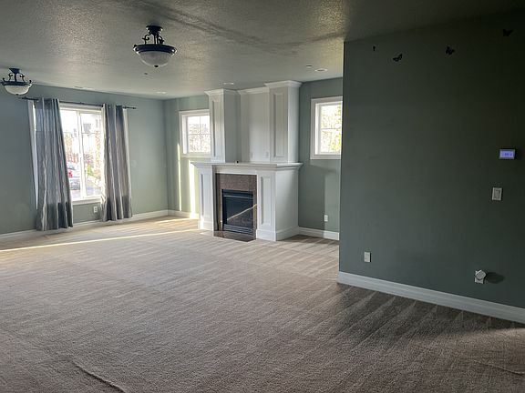 2nd image of 1526 NE Market Dr #1