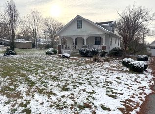 1008 E Main St, Fairfield, IL 62837