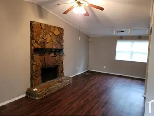 3 bed, 1280 sqft, $2,000 — Photo 4