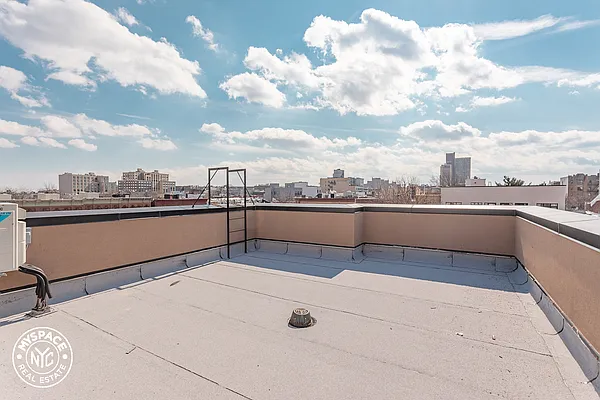 Rented by MySpaceNYC | media 6