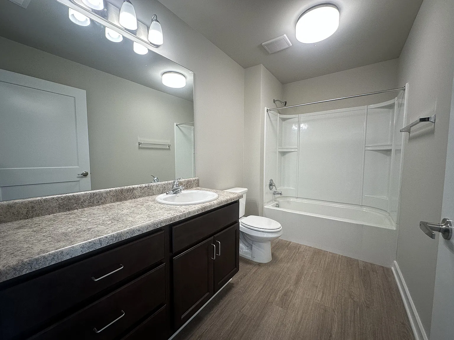 Sumner Pointe — Photo 3