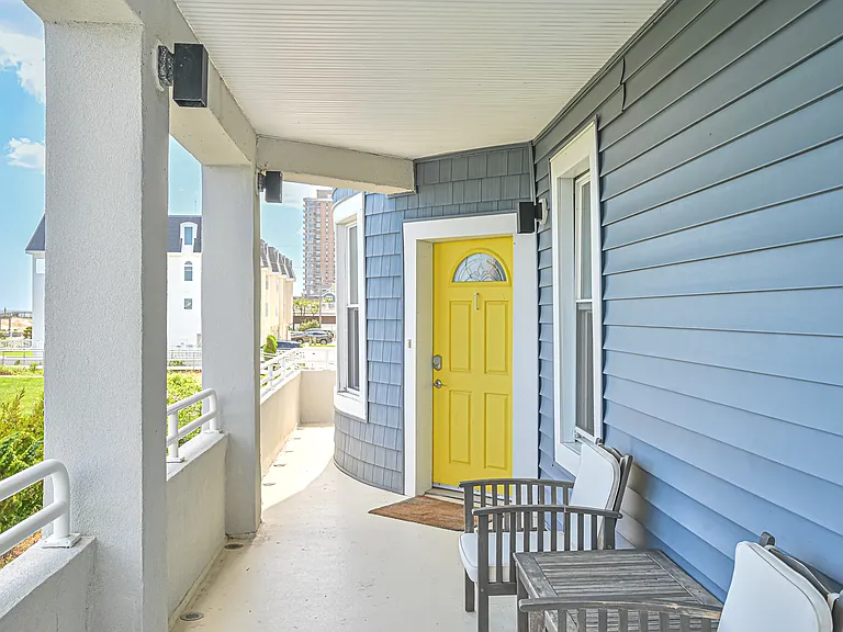 140 S Bartram Ave — Photo 20