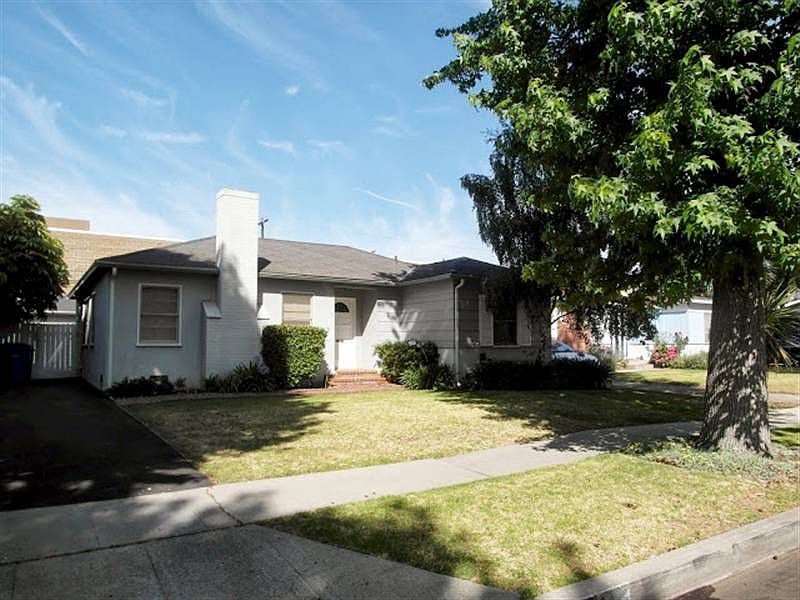 1st image of 3101 S Bentley Ave