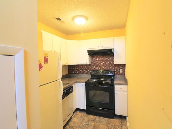 3rd image of 1352 Bradley Dr #0039cebeb