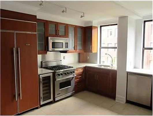 Rented by Douglas Elliman | media 44