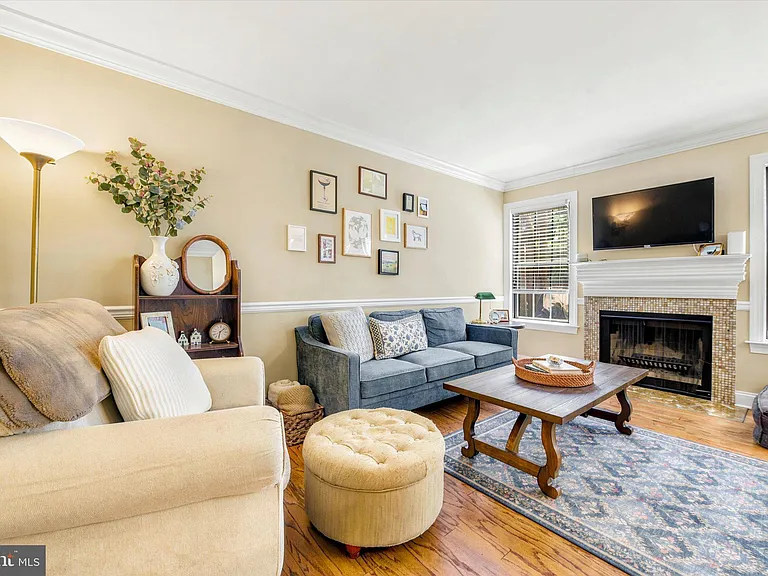 158 Mansion House Dr — Photo 5