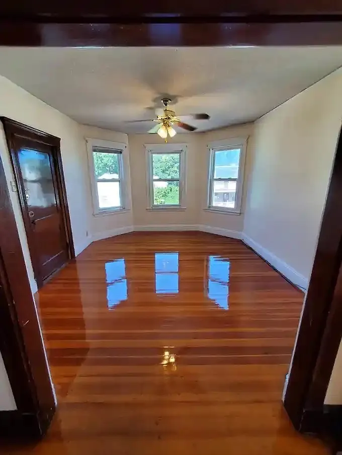 3 bed, 1168 sqft, $2,800 — Photo 2