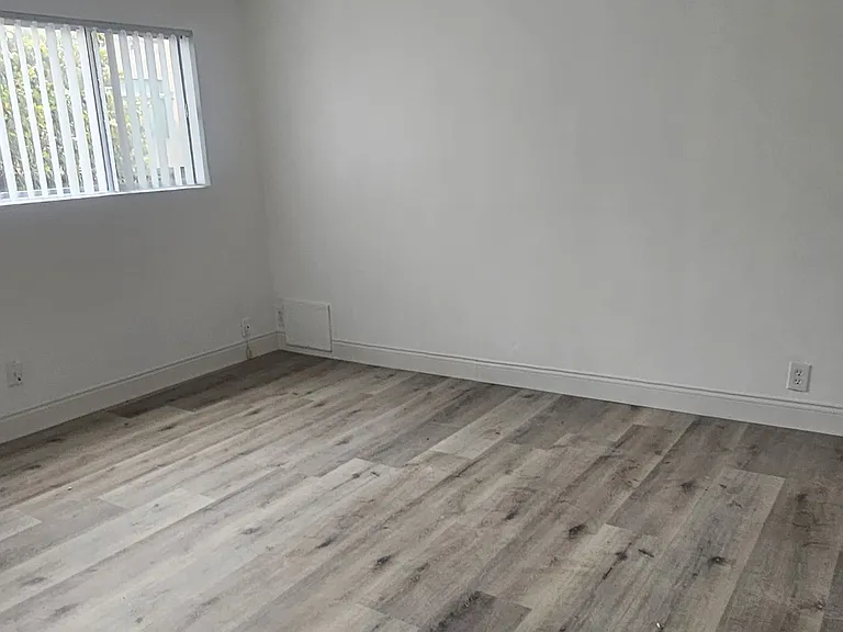 4901 Laurel Canyon Blvd #2 — Photo 6