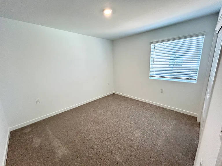 4456 Bellaire Ave — Photo 13