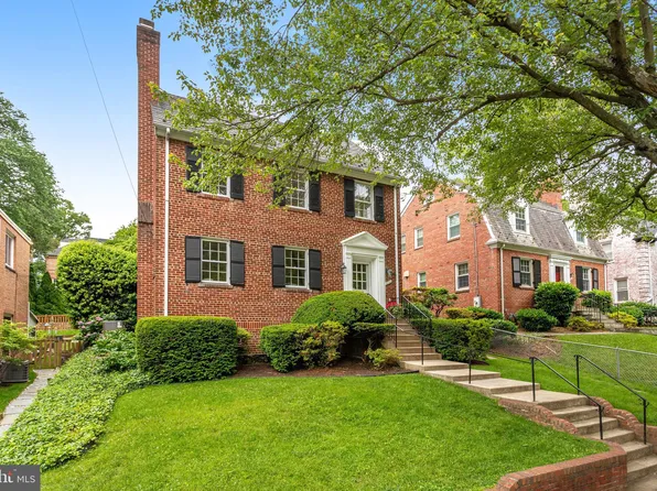 3712 Alton Pl NW, Washington, DC 20016