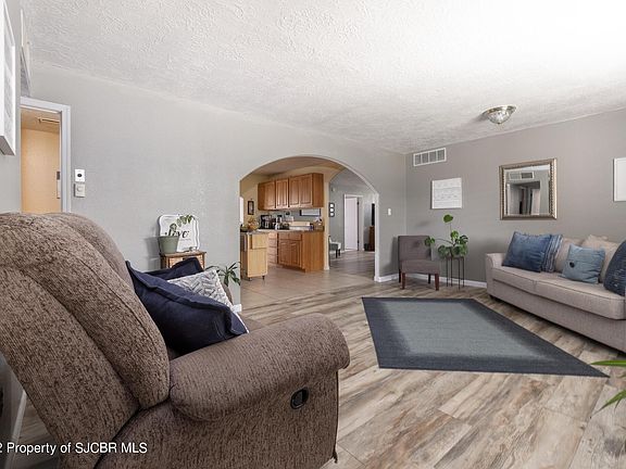 3rd image of 3605 N Buena Vista Ave