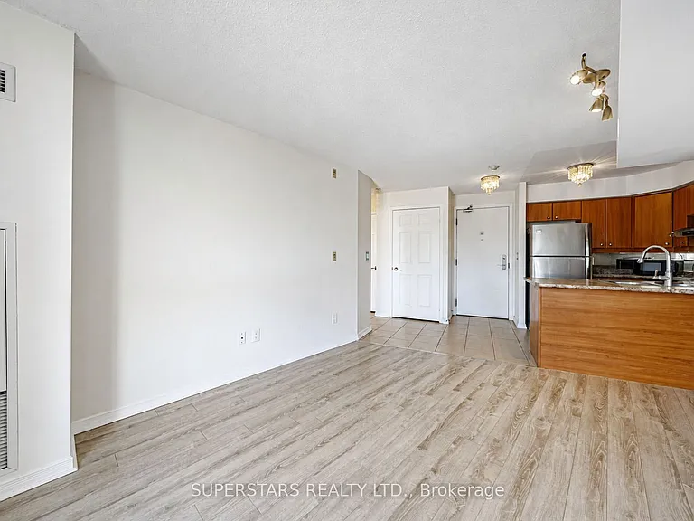 18 Valley Woods Rd #815 — Photo 10