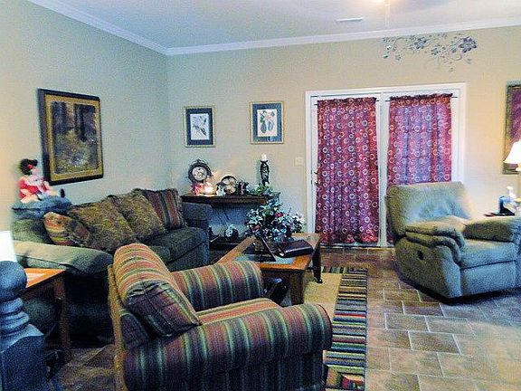 2nd image of 628 Whitthorne St #628