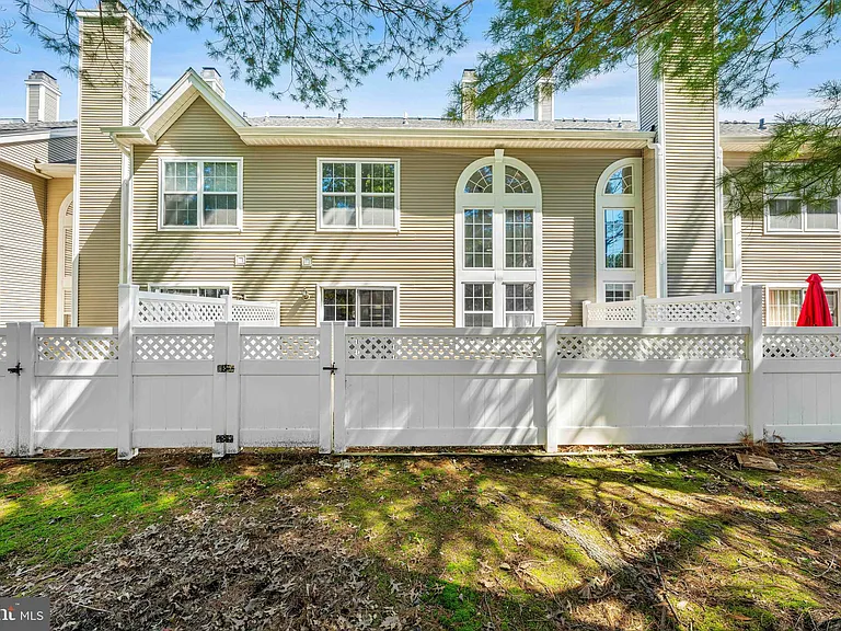 16 Lee Ct — Photo 43