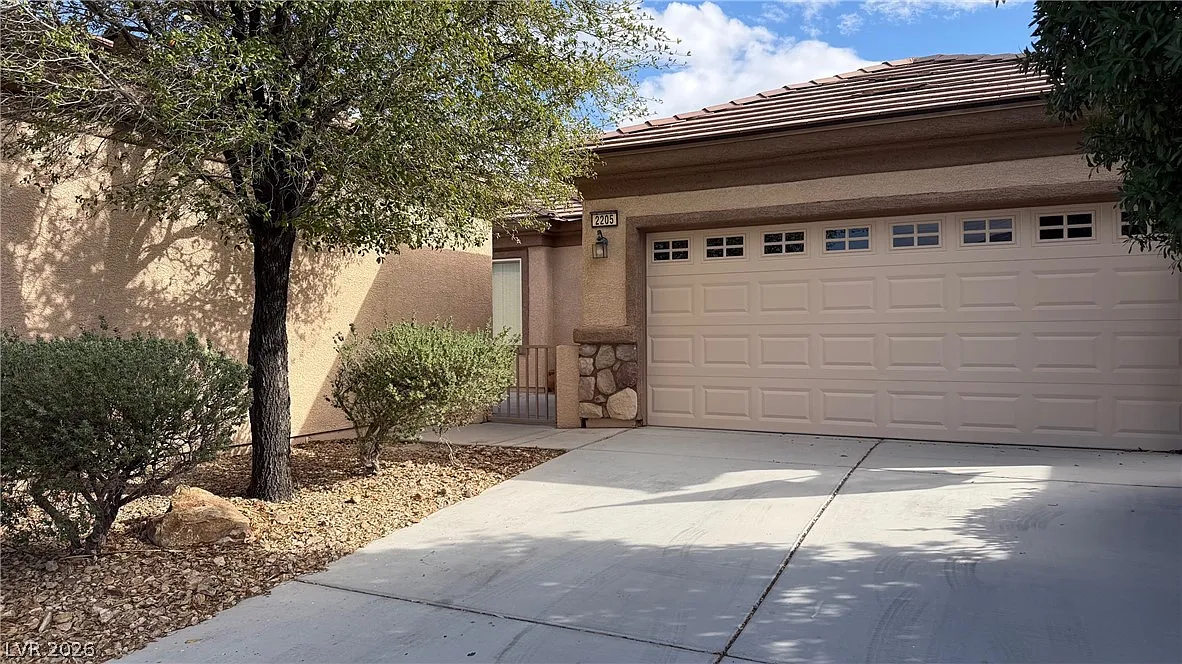 Building Photo - 2205 Willow Wren Dr