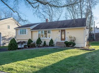 23 Old Orchard Ct, Cedar Grove, NJ 07009