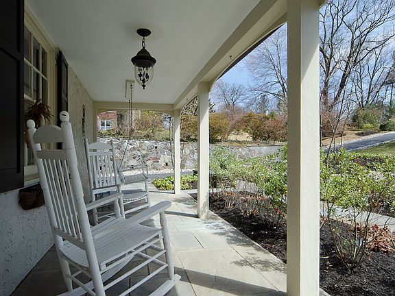 2nd image of 702 Custis Rd